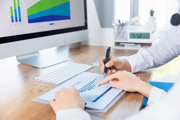 贔字怎么读_贔的拼音_贔字的意思解释_贔字的结构_贔字的笔顺 - 汉语字典